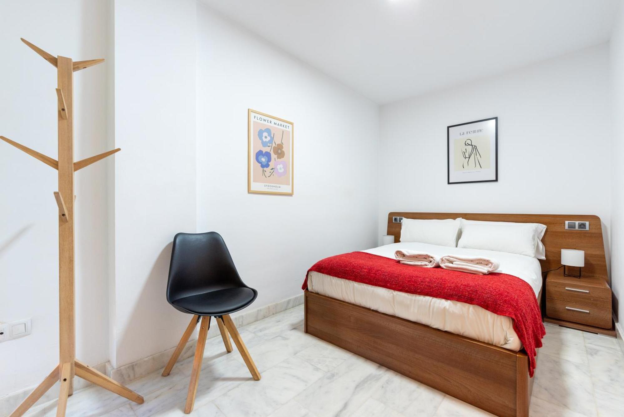 Wintowinrentals Quiet Apartment, Good Location, Free Parking マラガ エクステリア 写真