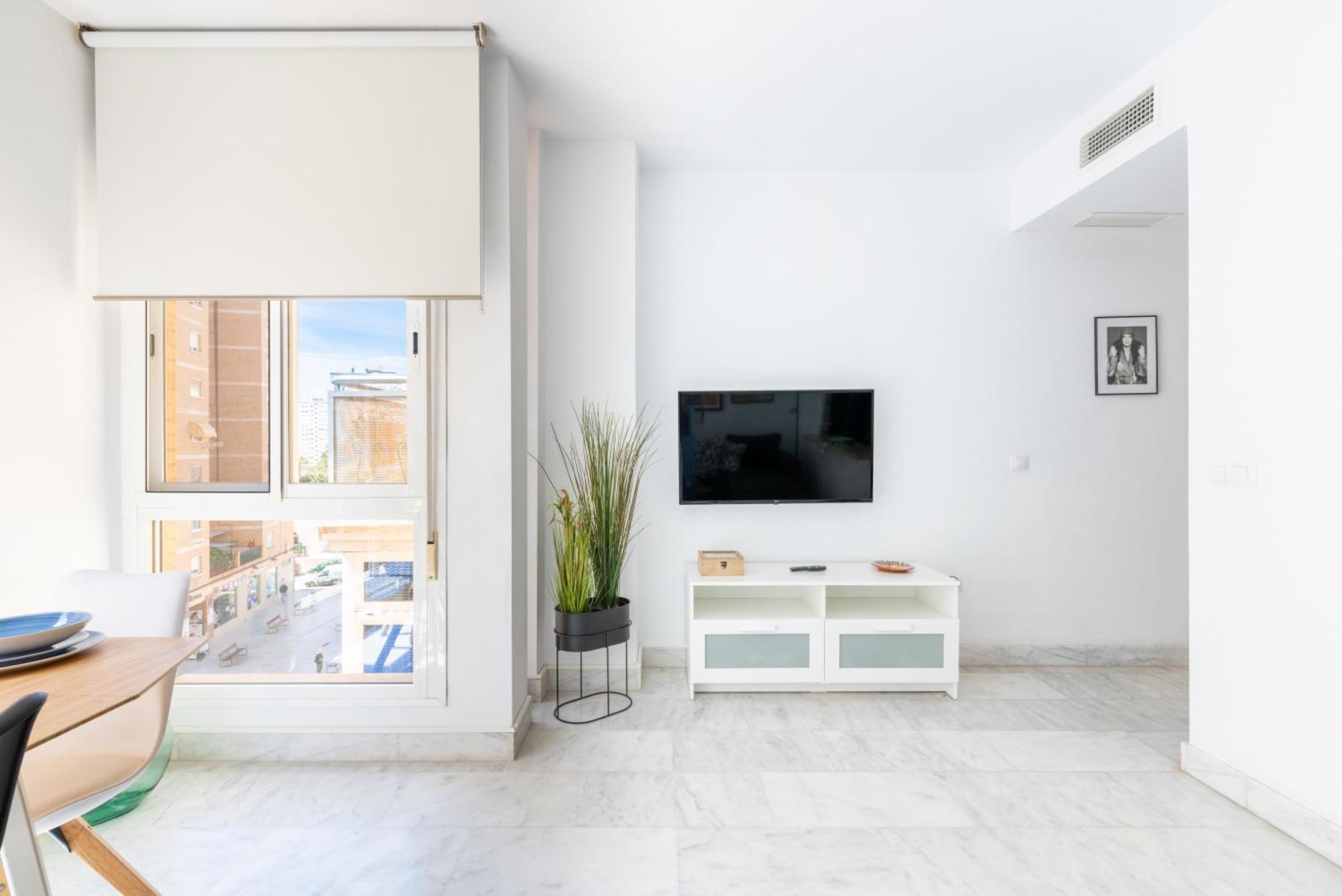 Wintowinrentals Quiet Apartment, Good Location, Free Parking マラガ エクステリア 写真