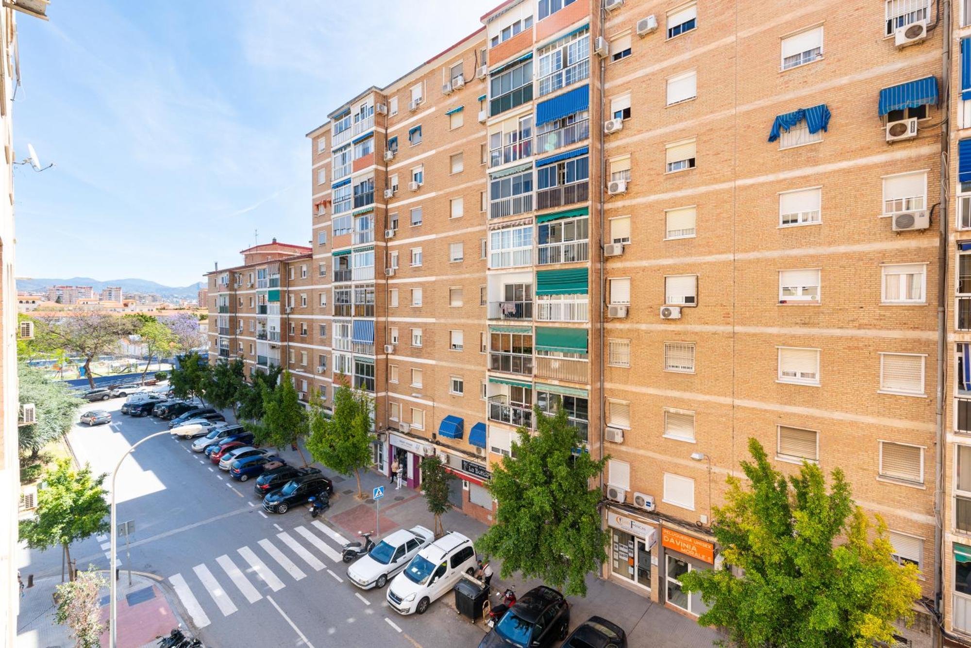 Wintowinrentals Quiet Apartment, Good Location, Free Parking マラガ エクステリア 写真