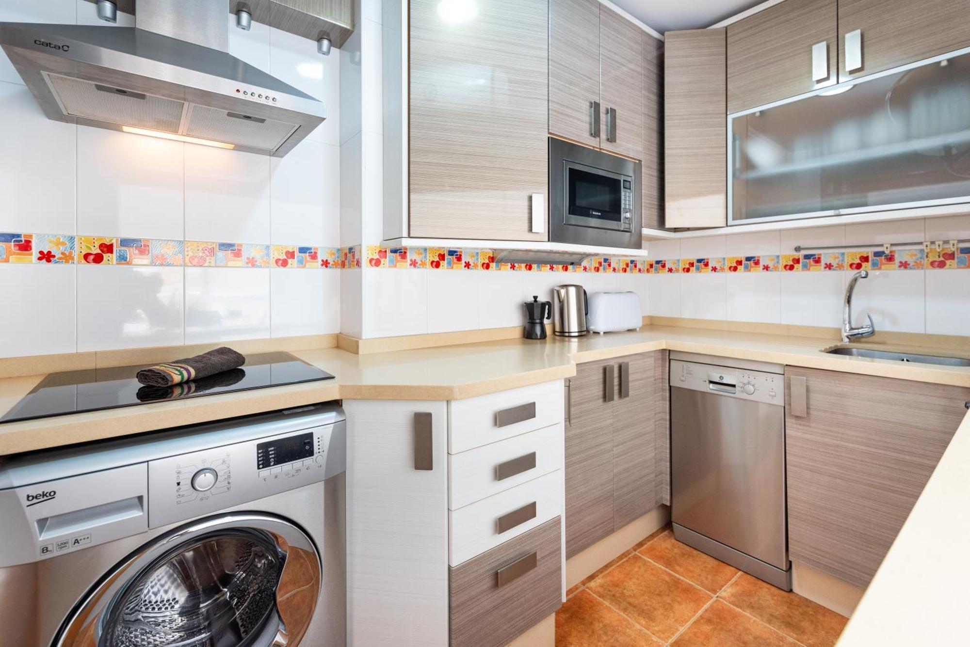 Wintowinrentals Quiet Apartment, Good Location, Free Parking マラガ エクステリア 写真